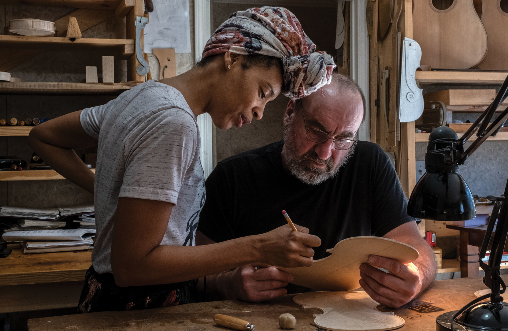 A Violin Maker and His Apprentice Keep a Storied Tradition Alive