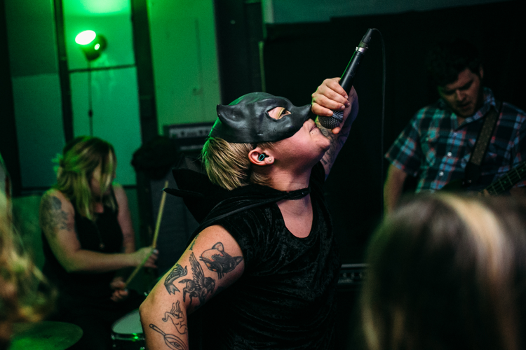 Inside the DIY Closures