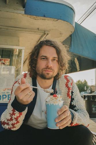 Kevin Morby press 2022 01