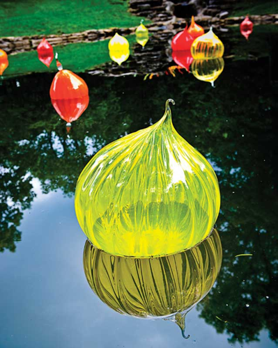 As his three-part exhibit casts its spell on Nashville, Dale Chihuly discusses communal art, the power of light, and decorating a basement