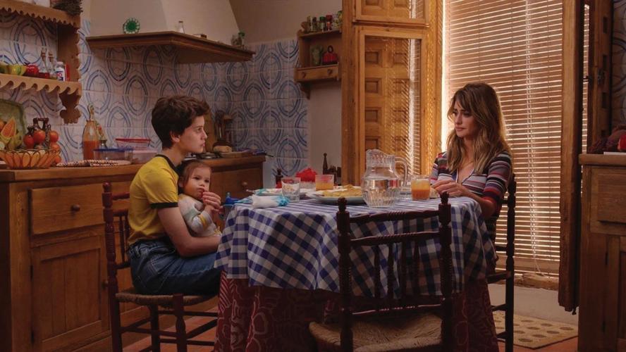 Parallel Mothers