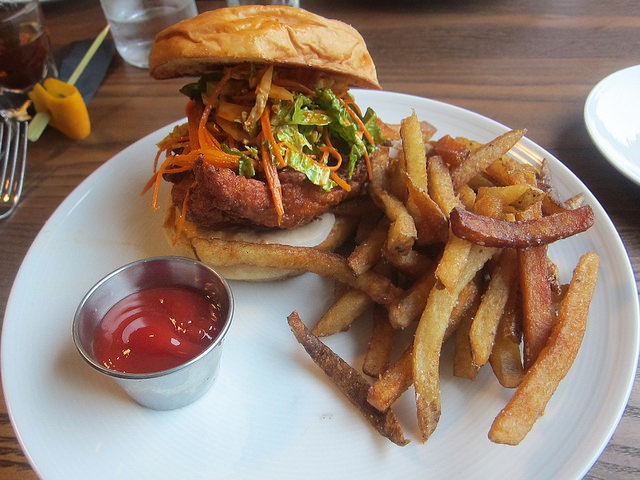 First Bite: Hemingway’s Bar & Hideaway