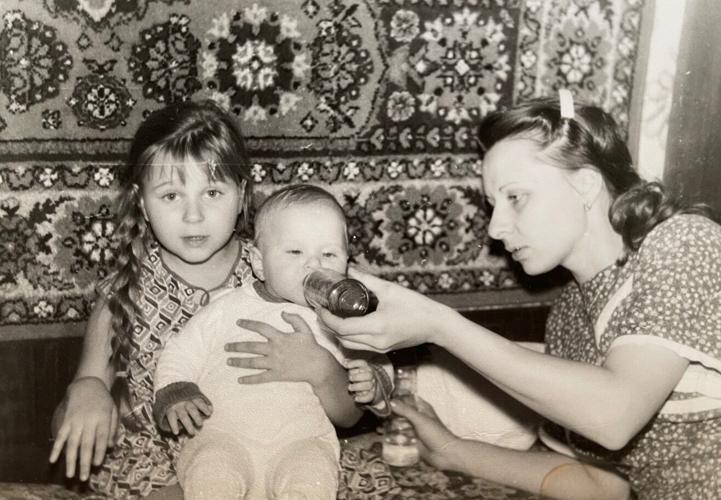 Kawai owner Yev Mikhailov with his sister and mother in Ukraine, 1985