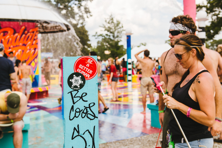 Bonnaroo Friday, 6/12/15 [Alabama Shakes, Dawes, Earth, Wind & Fire, King Gizzard, Tears For Fears, Unknown Mortal Orchestra]