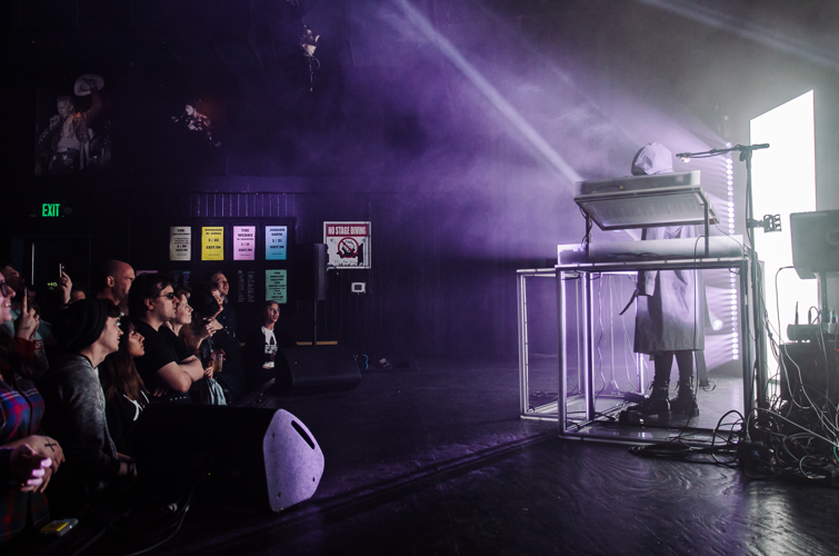 Elohim Spreads Unconditional Love at Exit/In