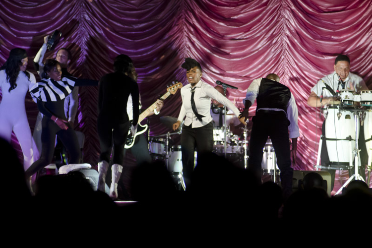 Katy Perry w/Janelle Monae at Bridgestone Arena, 8/19/11