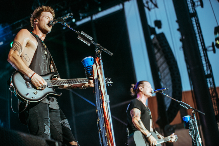 Luke Bryan and His Bros Help Thousands Escape Simple-Life Doldrums at Vandy Stadium