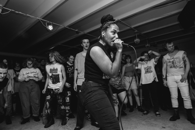 Soul Glo, Sad Baxter, Thirdface and More Warm the House at Drkmttr