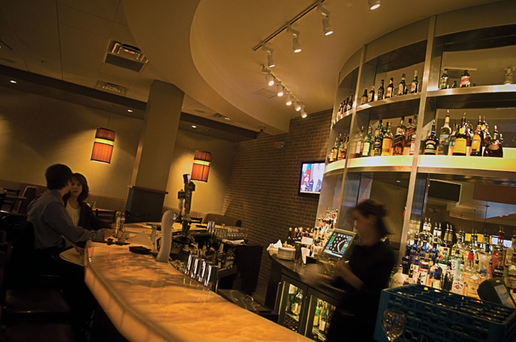 Everything's peachy about Green Hills hot spot YOLOS, with one exception: the food