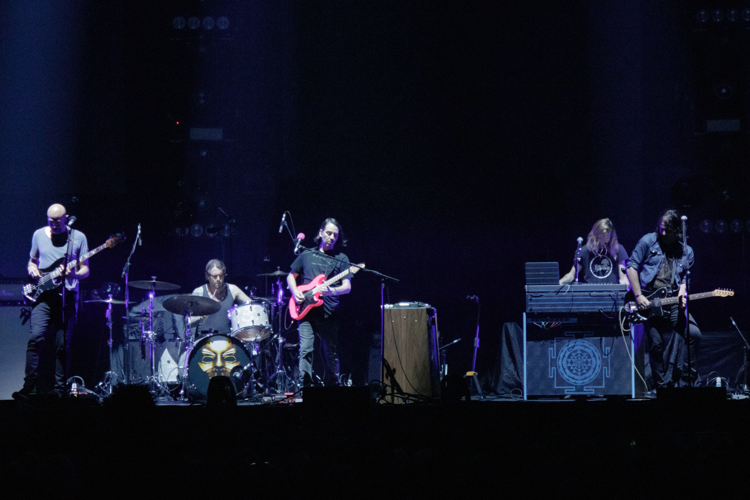 Jeff Lynne's ELO Brings the Show We've Waited For to Bridgestone