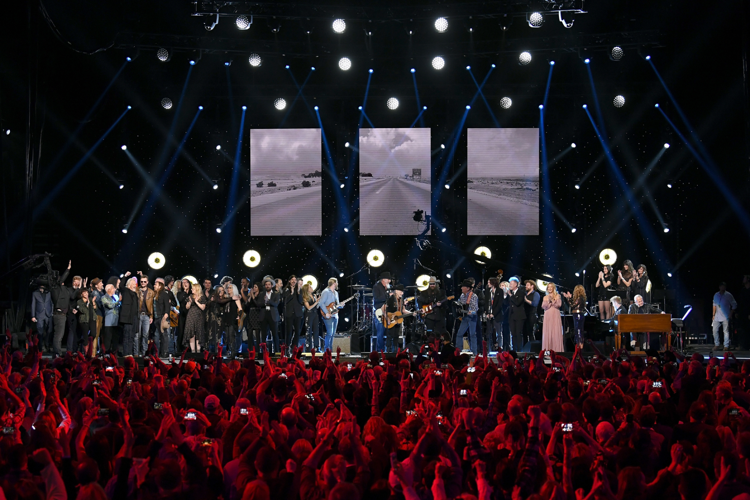 All-Star Lineup Celebrates Willie Nelson's Legacy at Bridgestone Blowout