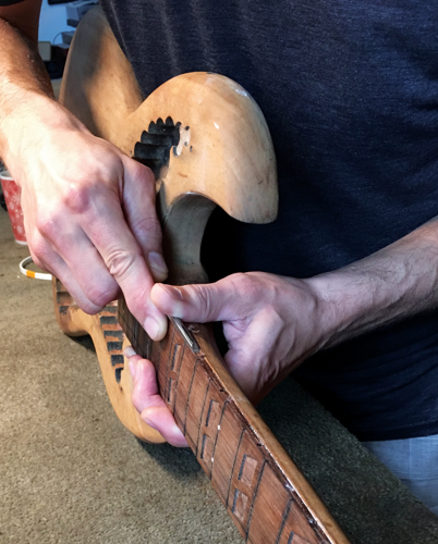 Nashville on the Internet: The Guitar's the Star