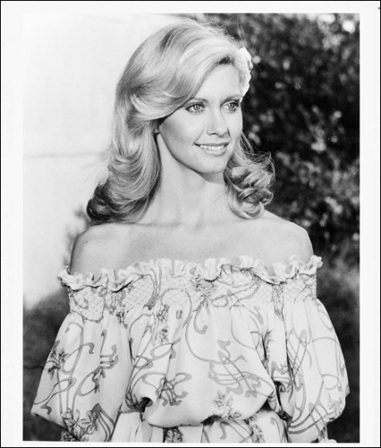 What To Wear To Tonight's Midnight Screening of <i>Xanadu</i>