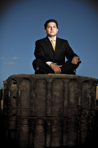 Yuri Cunza - The Connector