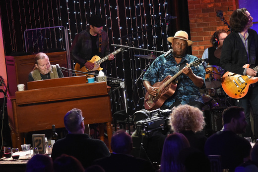 Chris Stapleton Ties Gregg Allman to the Whipping Post at <i>Skyville Live</i> Taping