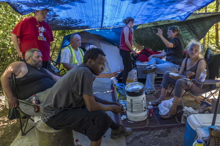 Photo Series: Metro Begins Clearing Homeless Encampment at Fort Negley