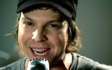 Gavin DeGraw Beaten, Hit by Taxi Cab and Forced to Cancel Bridgestone Arena Appearance [Oh, the Humility]