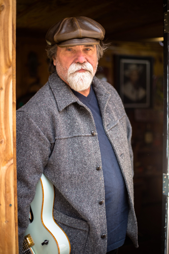 Darrell Scott Knows the Difference