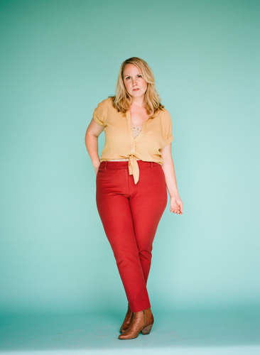 Mary Bragg Explores Vulnerability on <i>Violets as Camouflage</i>