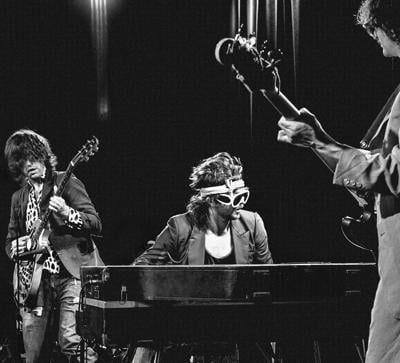 jRoddy-Walstonjroddylive_black-and-white