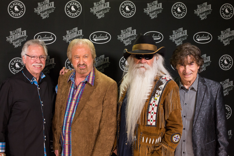 Kenny Rogers Says Farewell at Star-Studded Bridgestone Gig