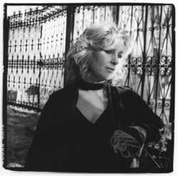 Gretchen Peters Finds Creative Way to Get Back at McCain/Palin