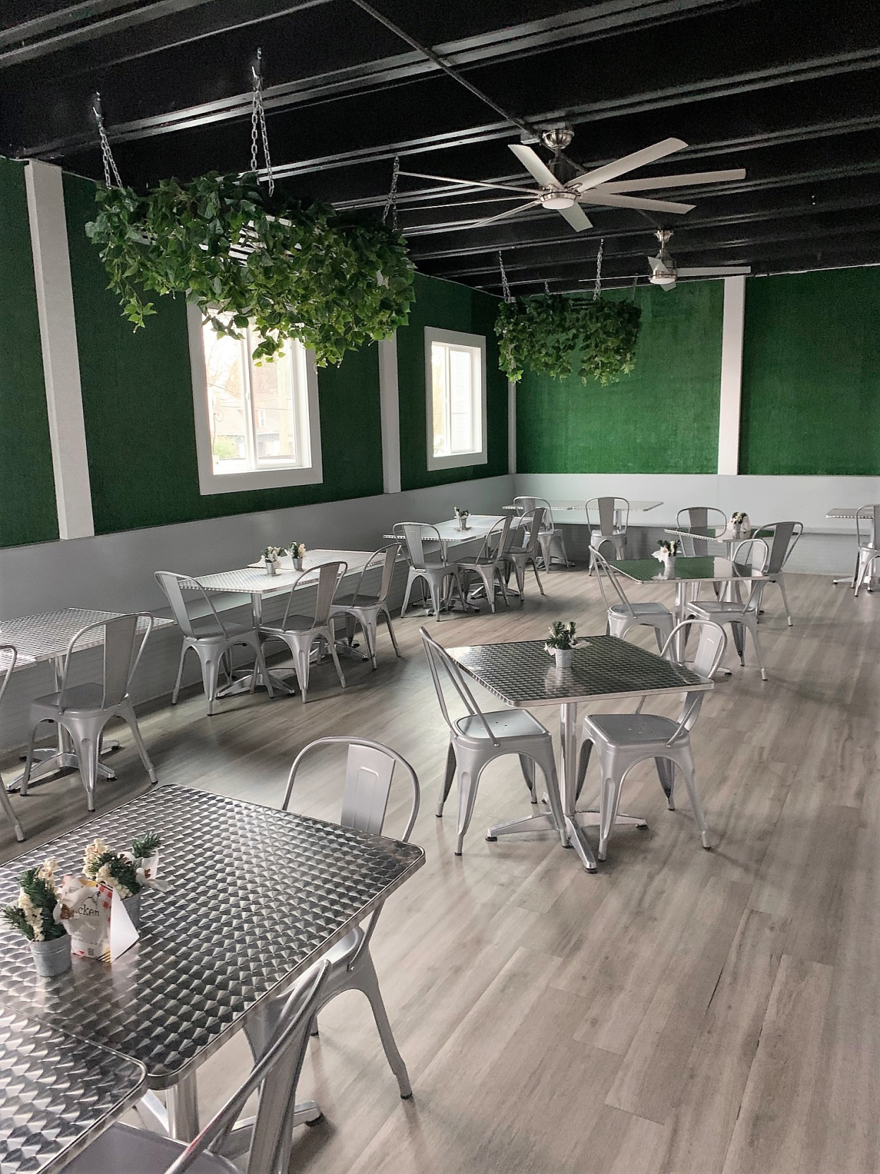 First Bite: Willie B’s Is a Welcome Addition to 'The Buc'