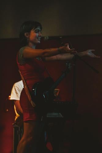 Ella-Molsee_Erin Folk-2_scaledown.jpg