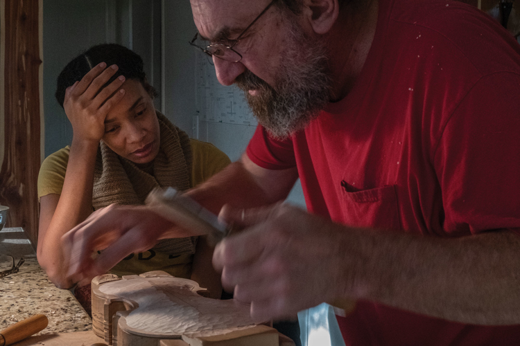 A Violin Maker and His Apprentice Keep a Storied Tradition Alive