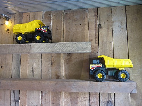 First Bite: Business Is on Fire at Smokin Thighs