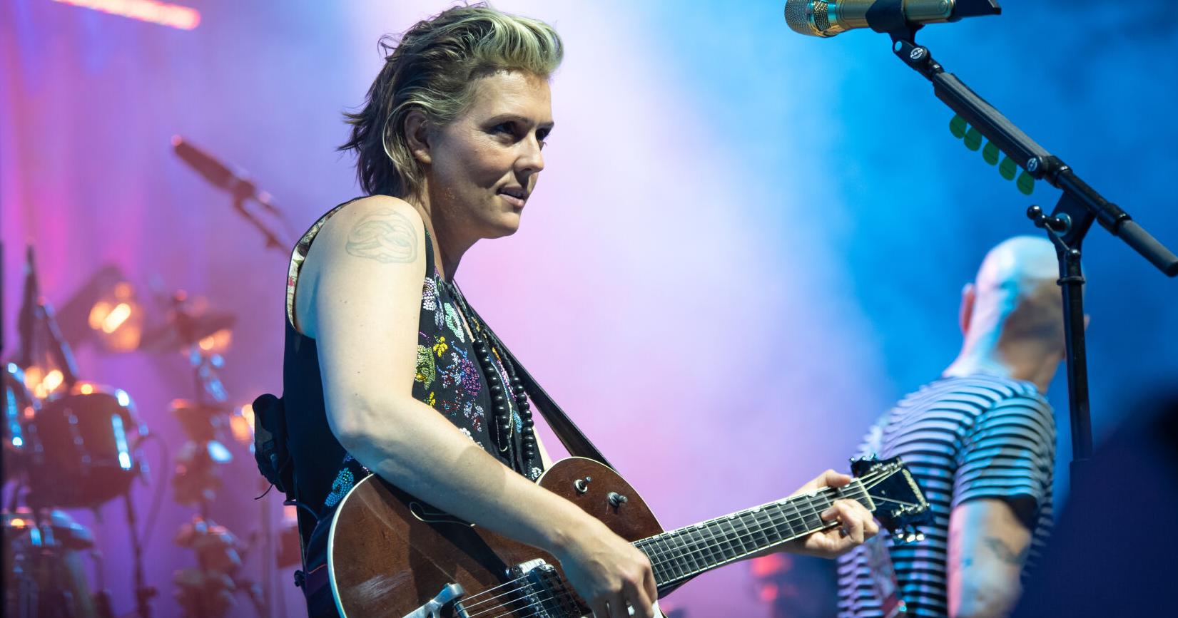 Brandi Carlile Takes Ascend Crowd Over the Rainbow - Vimarsana News