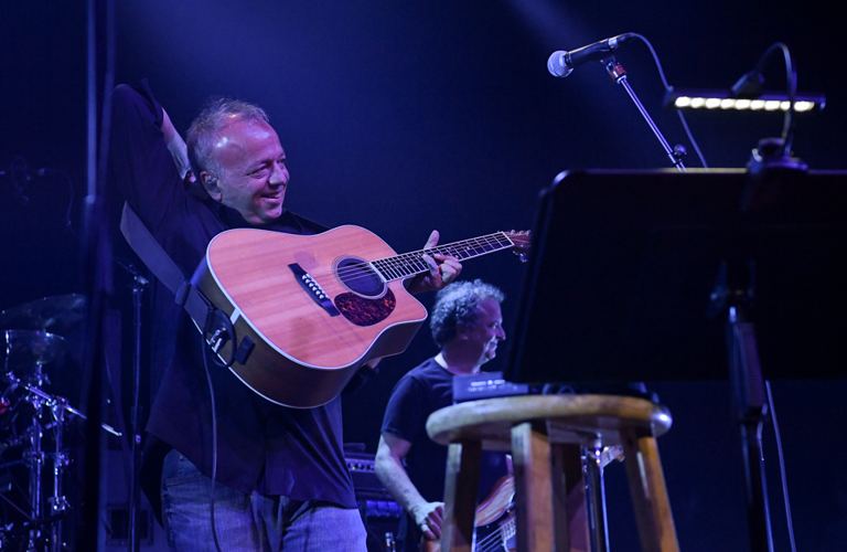 Ween and The Shit Creek Boys Go for the Gold at the Ryman