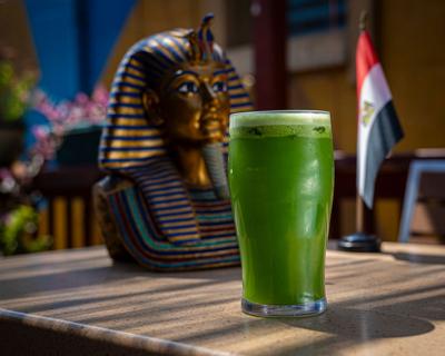 A bright green mint lemonade sits on a table at King Tut’s, the Nashville Scene’s 2026 Best Lemonade in Nashville.