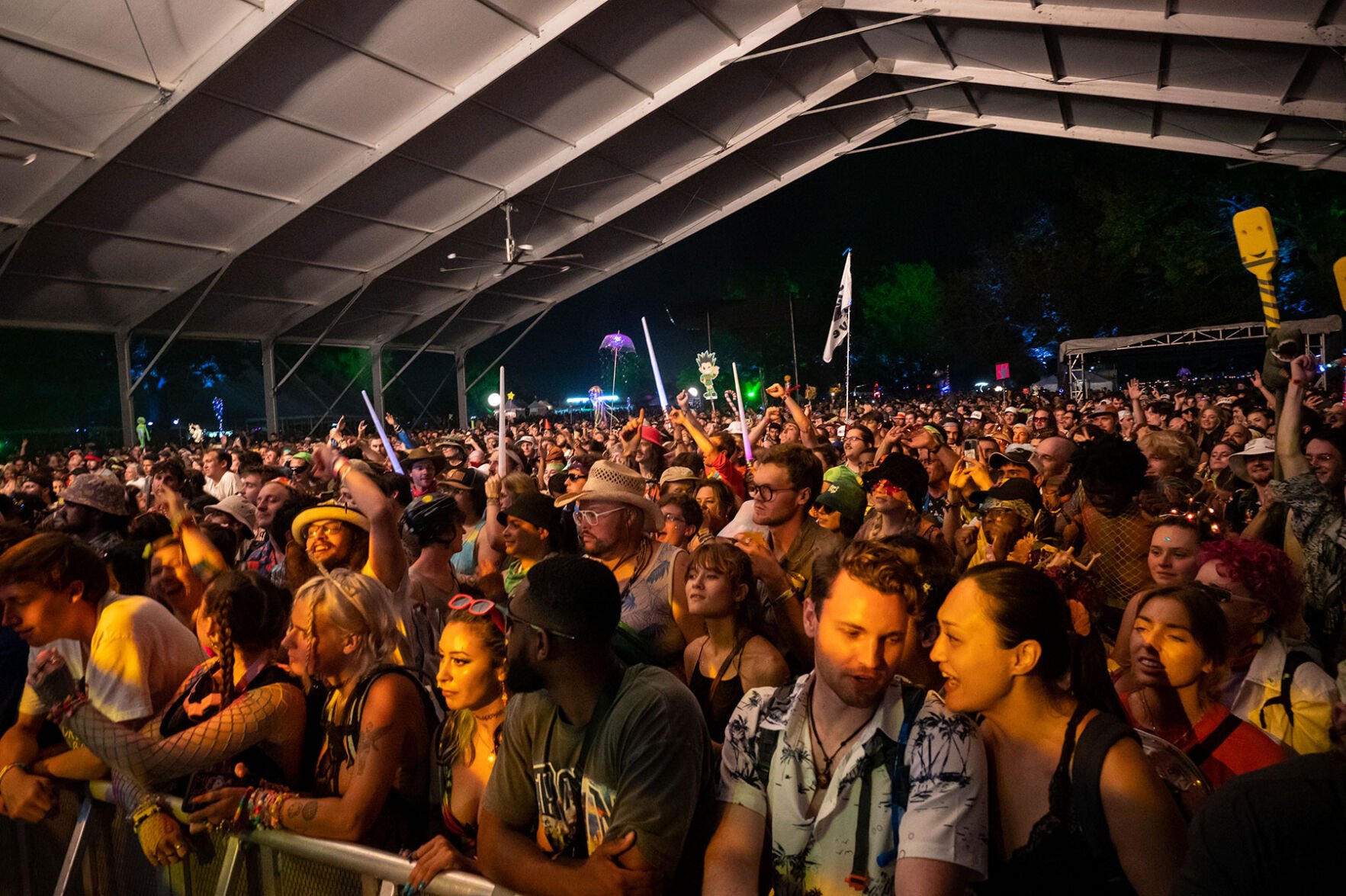 Bonnaroo2023Day1_CandidsAndCrowdShots-21.jpg