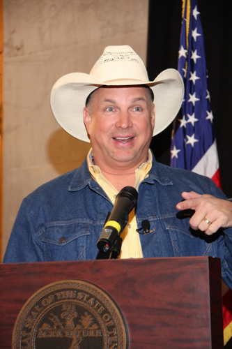 Garth Brooks Flood Relief Benefit Tonight (and Tomorrow, Sunday, Monday, Tuesday & Wednesday) at Bridgestone Arena