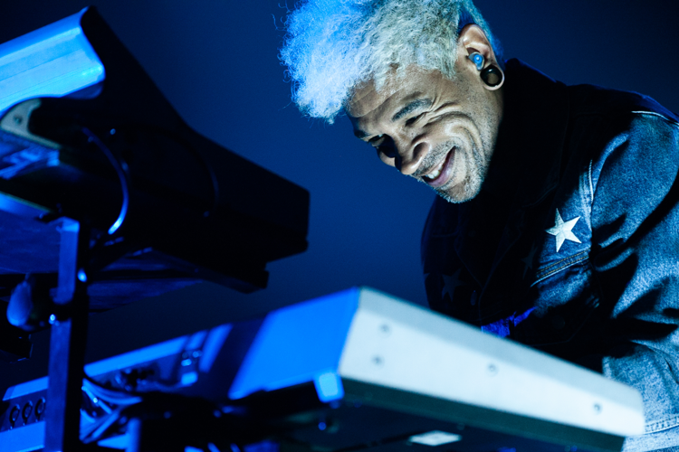 Jack White Brings the <i>Boarding House Reach</i> Experiment Home to the ’Stone