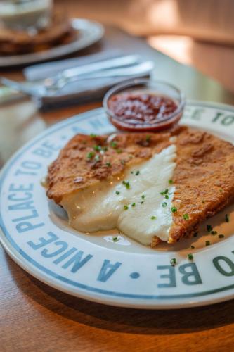 Mozzarella schnitzel