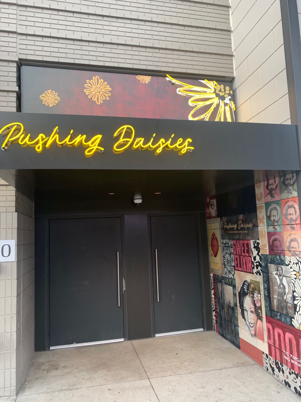 Pushing Daisies entrance