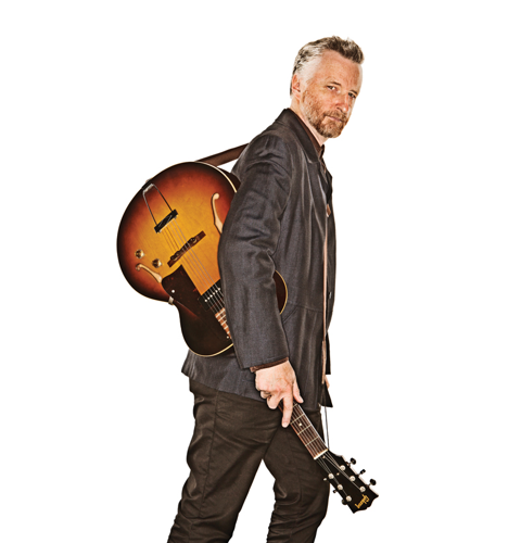 Billy Bragg sings about people, not politics