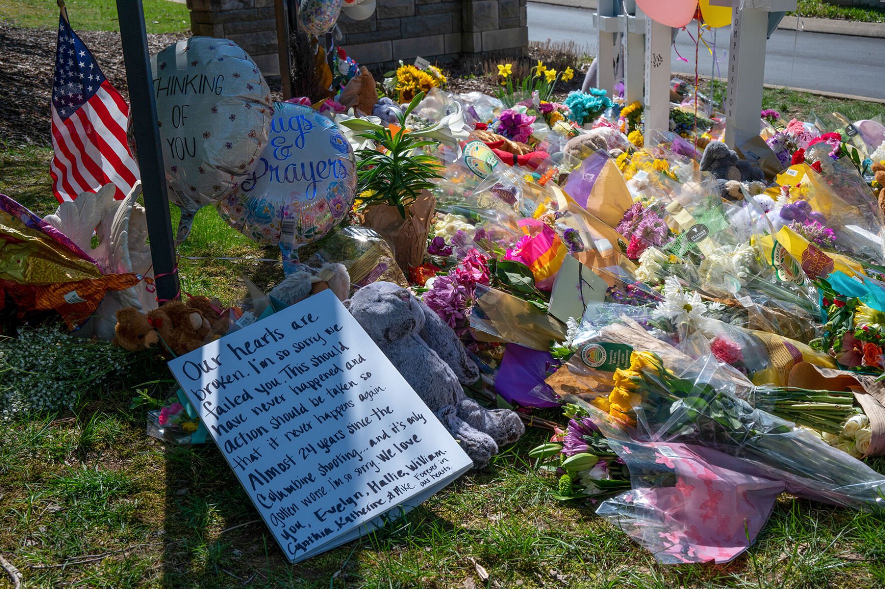 CovenantSchoolShooting2023MemorialSite_Masters-15.jpg