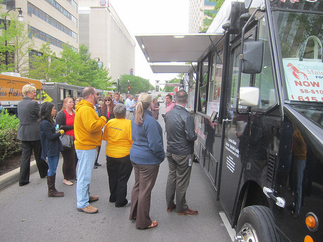 Cousins Maine Lobster Brings Luxury to Nashville Food Truck Service