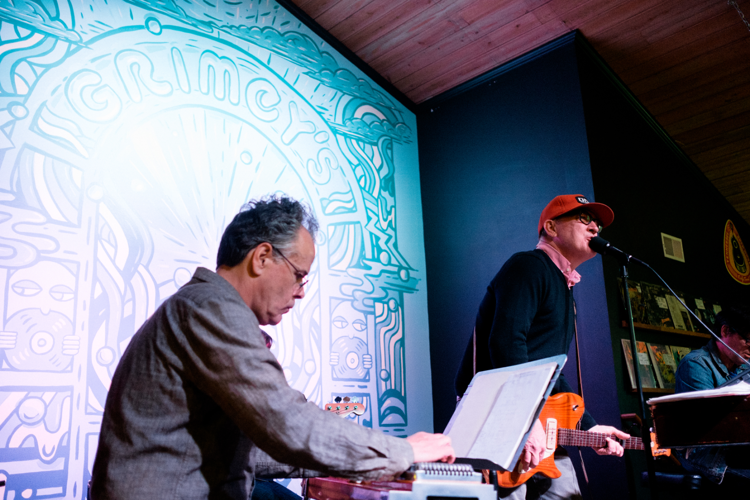 Lambchop Keeps Cool at Grimey's