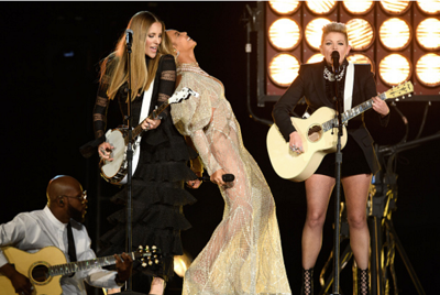 Watch Beyoncé Perform 'Daddy Lessons' with the Dixie Chicks | Nashville Cream | nashvillescene.com