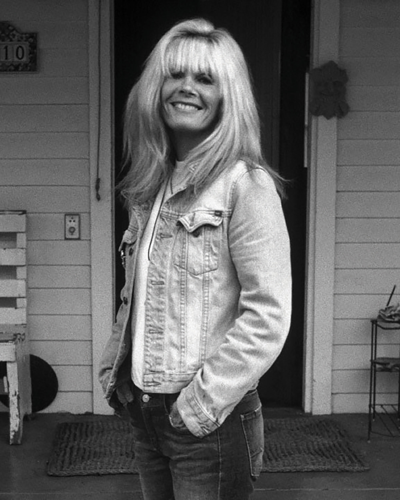 Talking With Kim Carnes on the 35th Anniversary of <i>Barking at Airplanes</i>