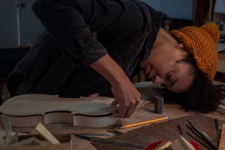 A Violin Maker and His Apprentice Keep a Storied Tradition Alive
