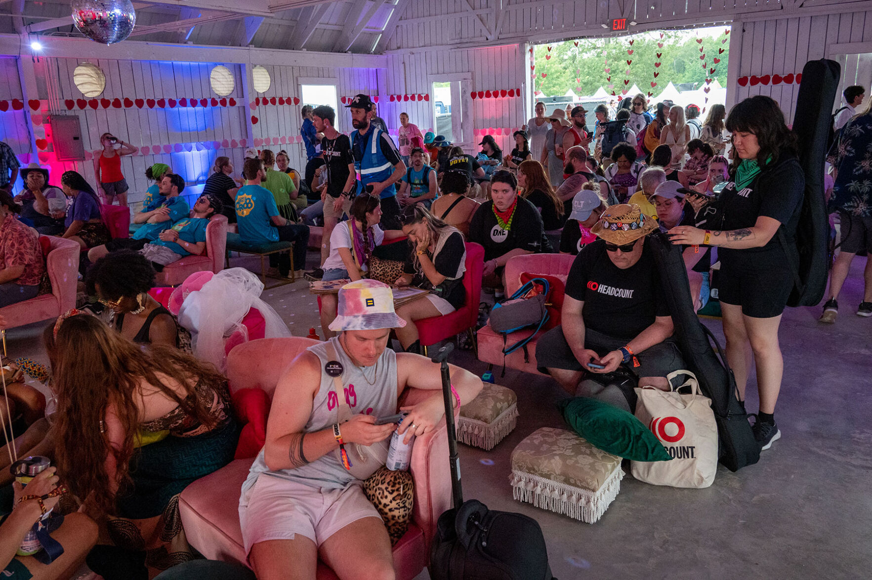 Bonnaroo2023Day1_CandidsAndCrowdShots-02.jpg