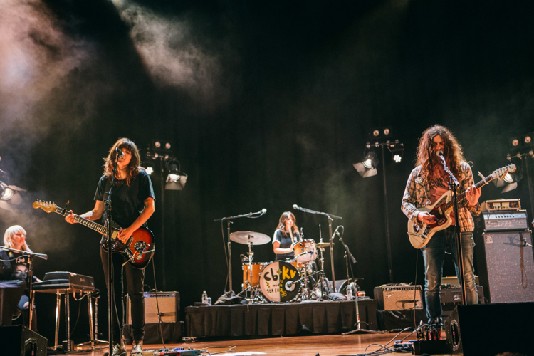 Courtney Barnett and Kurt Vile Keep It Low-Key at the Ryman