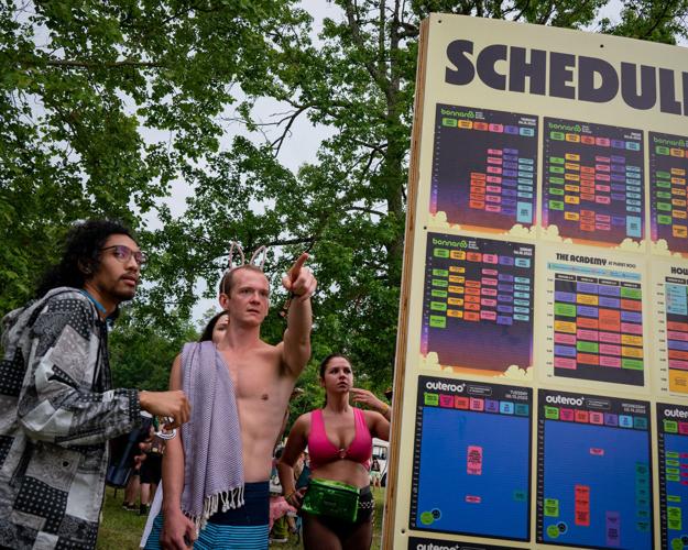Bonnaroo2023Day1_CandidsAndCrowdShots-01.jpg
