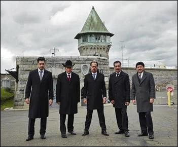 Los Tigres del Norte Give Johnny Cash’s Classic Prison Concert a Norteño Update