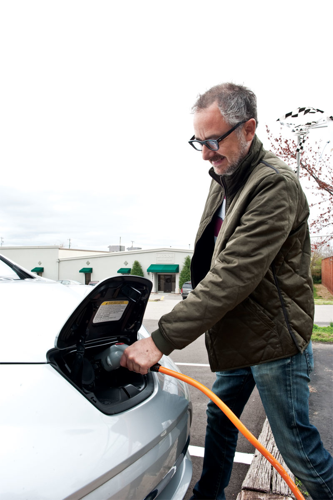 Warning: The all-electric Nissan LEAF may be habit-forming